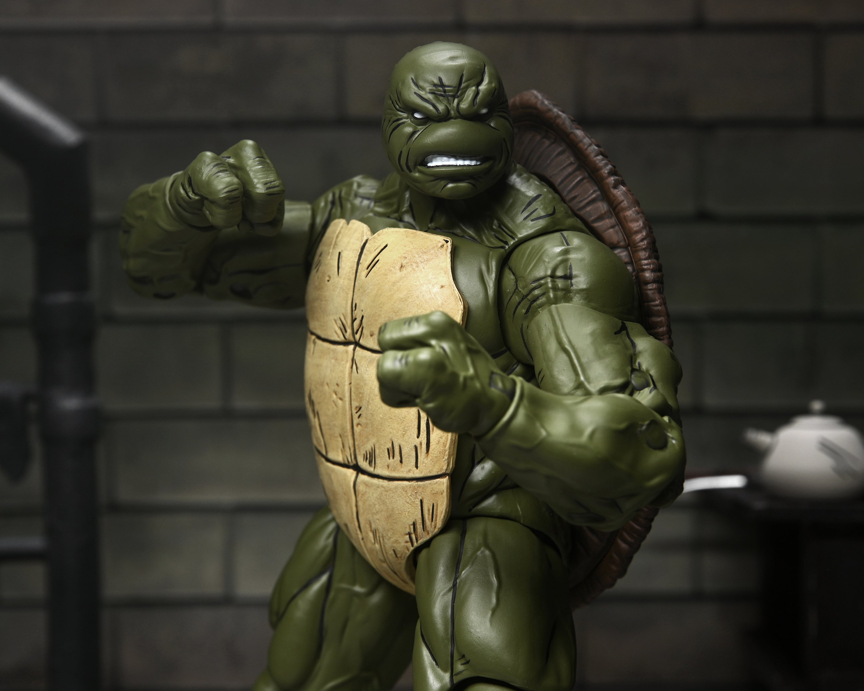 TMNT The Last Ronin - 7" Scale Action Figure - Battle Damaged Ronin
